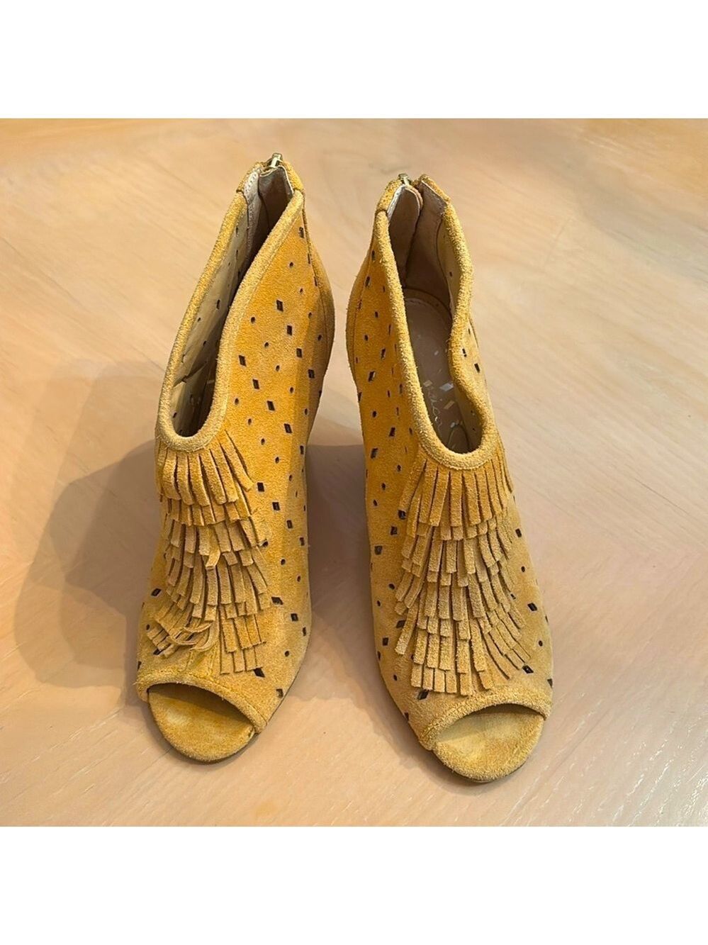 Jessica Simpson Gold Suede Fringed Peep-Toe Ankle Boots - Size 5.5
